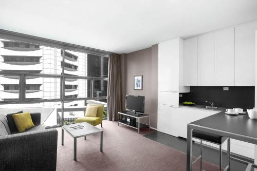 mantra 100 exhibition melbourne