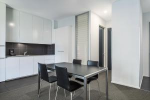 mantra 100 exhibition melbourne