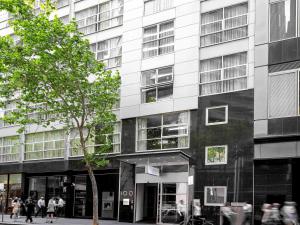 mantra 100 exhibition melbourne