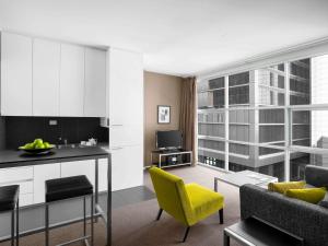 mantra 100 exhibition melbourne