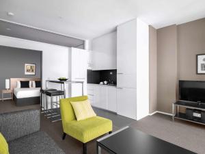 mantra 100 exhibition melbourne