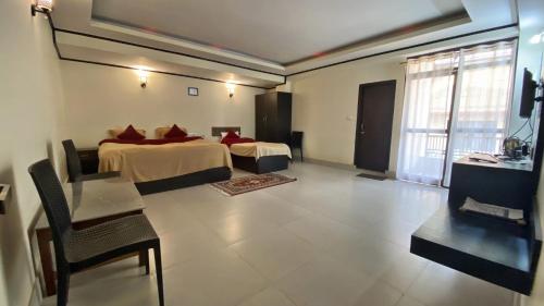 Lingmoo Residency,,3 star