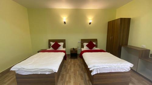 lingmoo residency