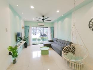 ipoh manhattan waterpark suites 6 11 pax 2 parking by iwh