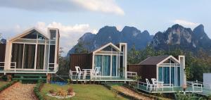 Khaosok99camp&Cafe,,4 star