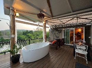 U Haus Train Cabin Resort,,4 star