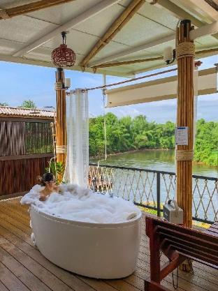 U Haus Train Cabin Resort,,4 star