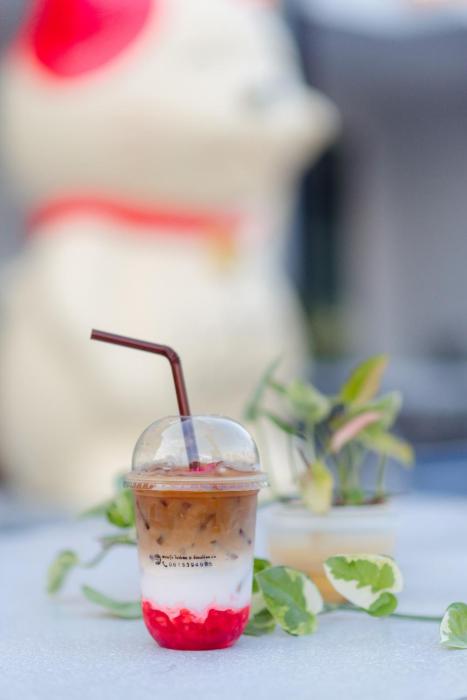 phanomrung hostel and linn chan cafe