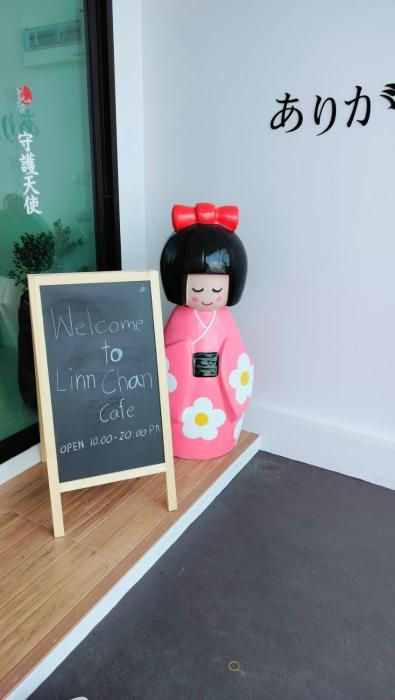 phanomrung hostel and linn chan cafe