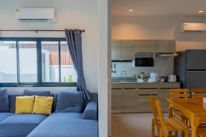 phanomrung hostel and linn chan cafe