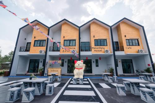 Phanomrung Hostel & Linn Chan Cafe ,,3 star