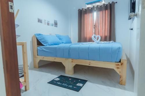 phanomrung hostel and linn chan cafe