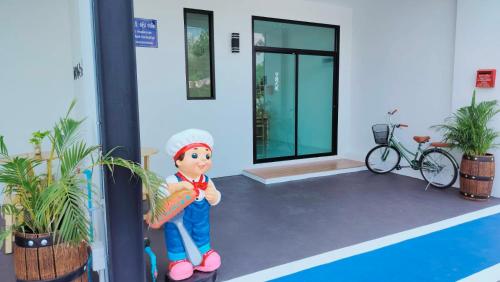 phanomrung hostel and linn chan cafe