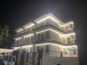 hotel leaf 9 cyber city near ambience mall