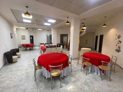 hotel leaf 9 cyber city near ambience mall