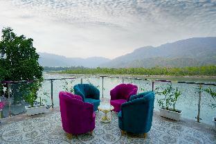 the neeraj naturecure stay on the ganges