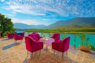 the neeraj naturecure stay on the ganges