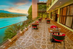 the neeraj naturecure stay on the ganges