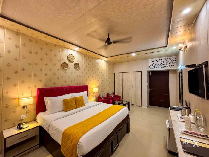 the neeraj naturecure stay on the ganges