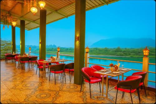 The Neeraj Naturecure - Stay On The Ganges,,4 star