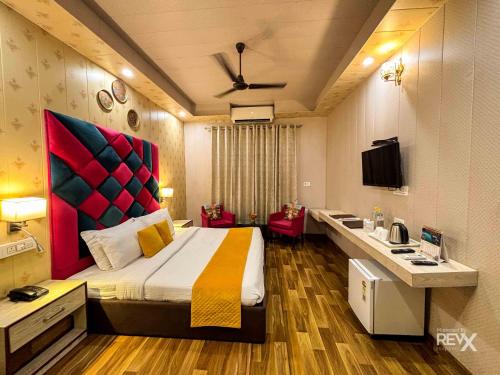 the neeraj naturecure stay on the ganges