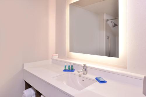 holiday inn express hotel and suites mesquite by ihg