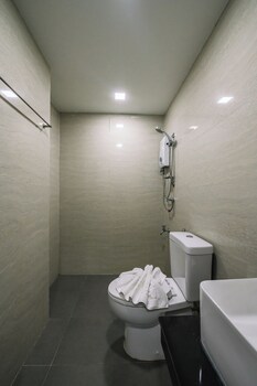 aston residence hatyai