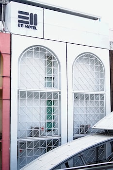 e11 hotel bts punnawithi