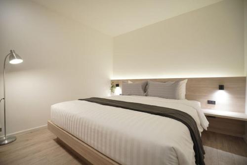 e11 hotel bts punnawithi