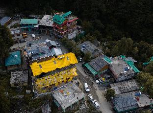 whoopers hostel jibhi