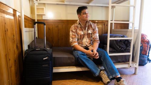 whoopers hostel jibhi