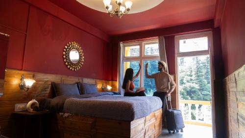 whoopers hostel jibhi