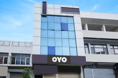 Hotel O Inder Inn,,3 star