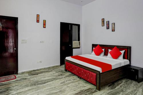 Hotel O Rest & Zone Hotel,B-87, Near Kaushlya World School, Pi 2, Bironda, Pi I & Ii, Greater Noida,3 star