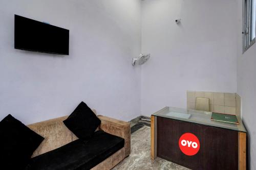 Hotel O Rest & Zone Hotel,B-87, Near Kaushlya World School, Pi 2, Bironda, Pi I & Ii, Greater Noida,3 star