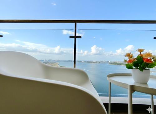 sea view country garden