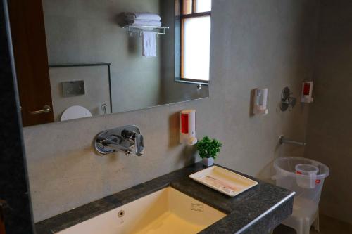 Sa-Ba Manali Inn,,3 star