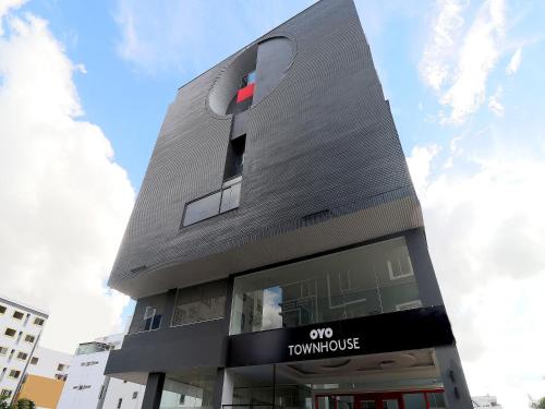 Super Townhouse Reva College University,,4 star