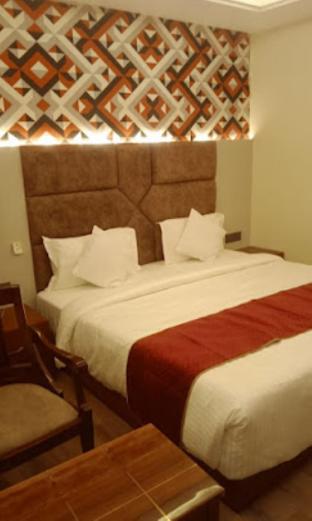 hotel the park view prayagraj