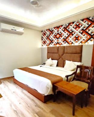 hotel the park view prayagraj