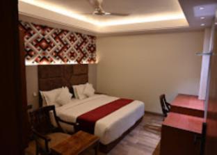 hotel the park view prayagraj