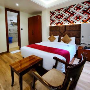 hotel the park view prayagraj