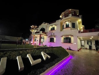 the quila camps and resort