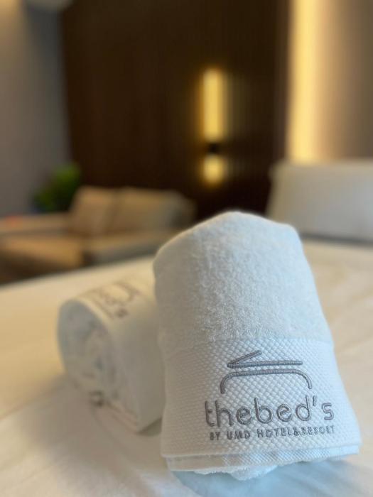 the beds 304