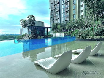 elysia park residence medini by stayrene