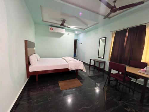 Sri Murugan Beach Paradise Hotel,,5 star