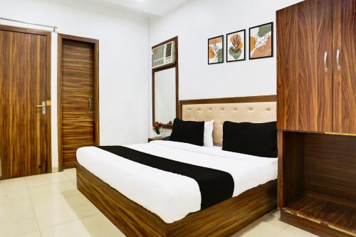 Hotel O Tr,01 Ghee Mandi Chowk, Golden Temple Road,3 star