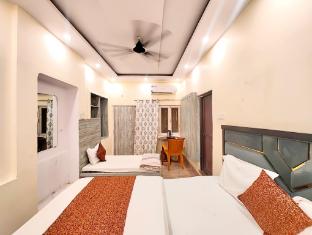 r k guest house paying guest