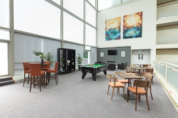 holiday inn milton keynes central by ihg