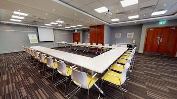 holiday inn milton keynes central by ihg
